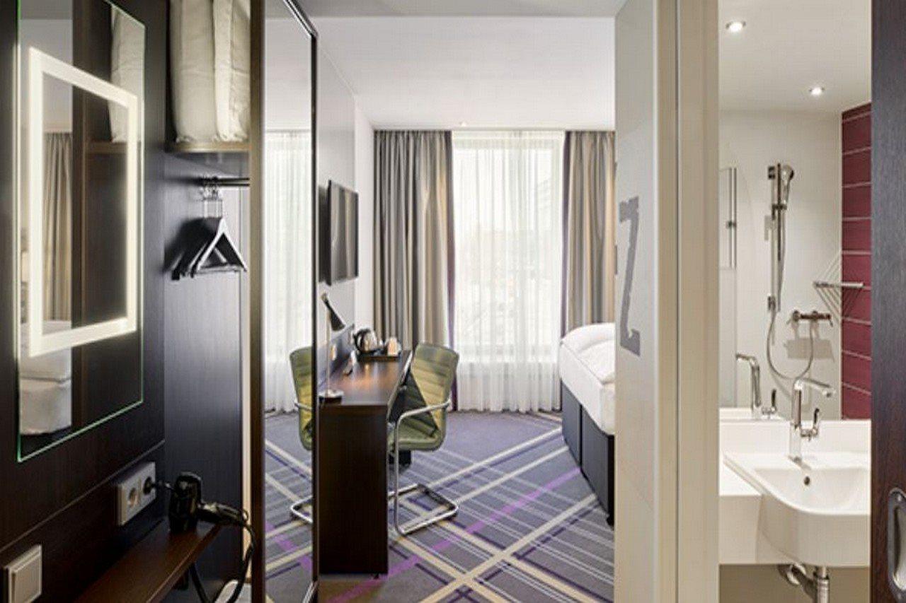 Premier Inn Stuttgart City Europaviertel Exteriör bild