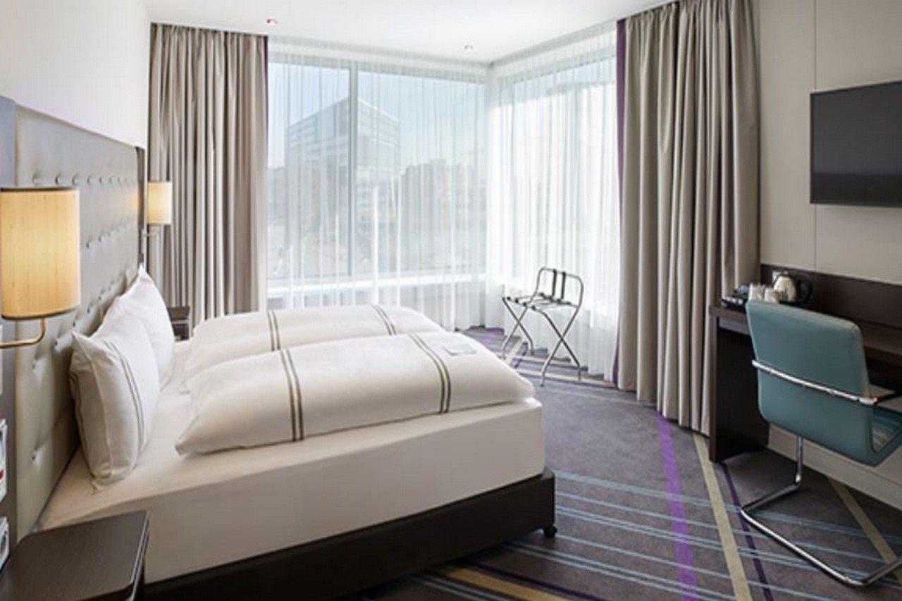Premier Inn Stuttgart City Europaviertel Exteriör bild