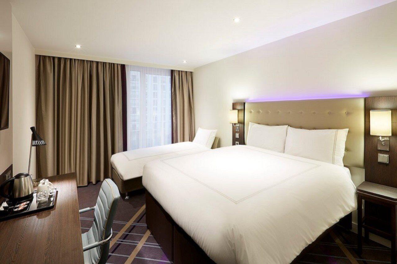 Premier Inn Stuttgart City Europaviertel Exteriör bild