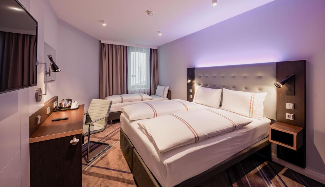 Premier Inn Stuttgart City Europaviertel Exteriör bild