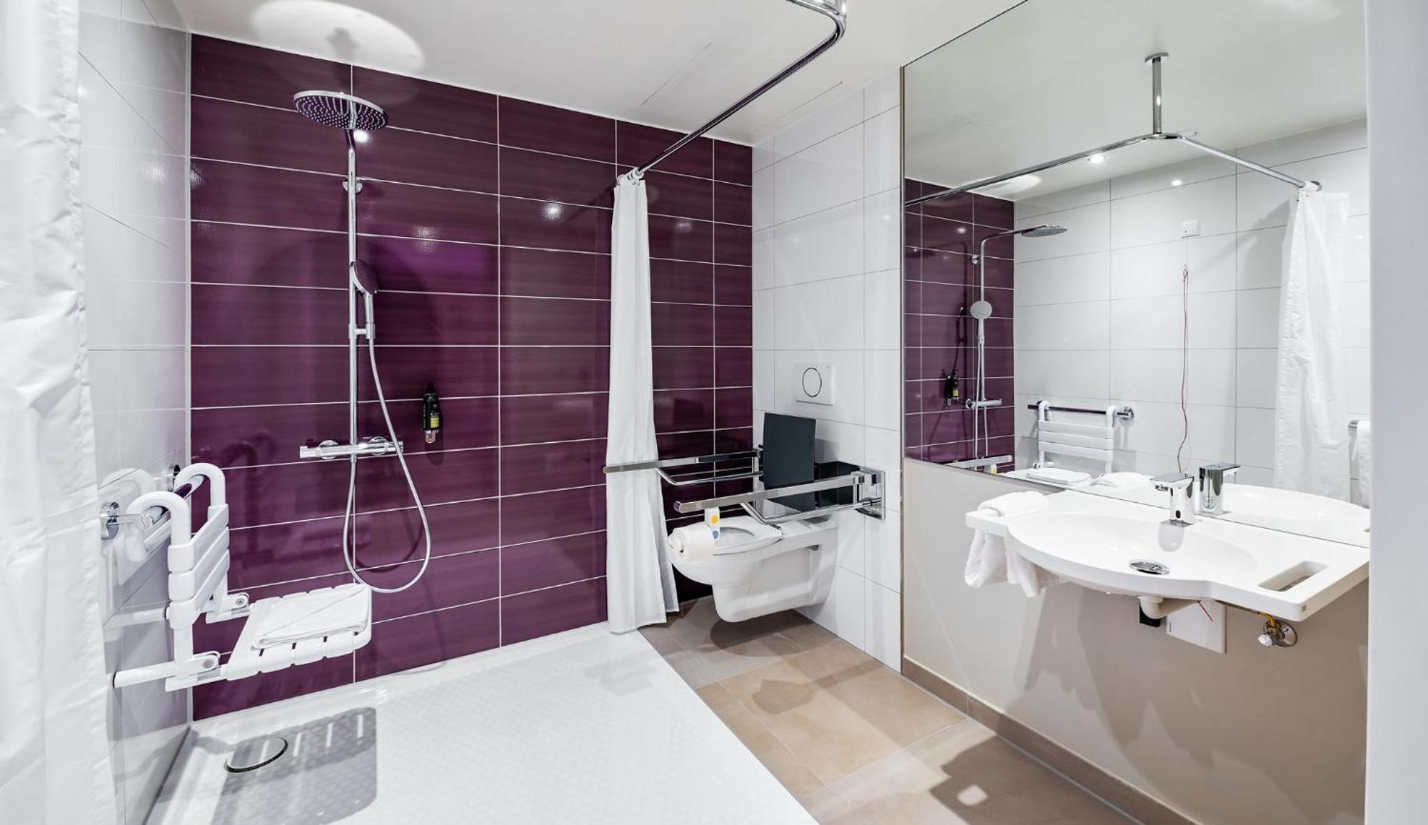 Premier Inn Stuttgart City Europaviertel Exteriör bild